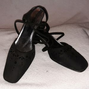Small heel shoe